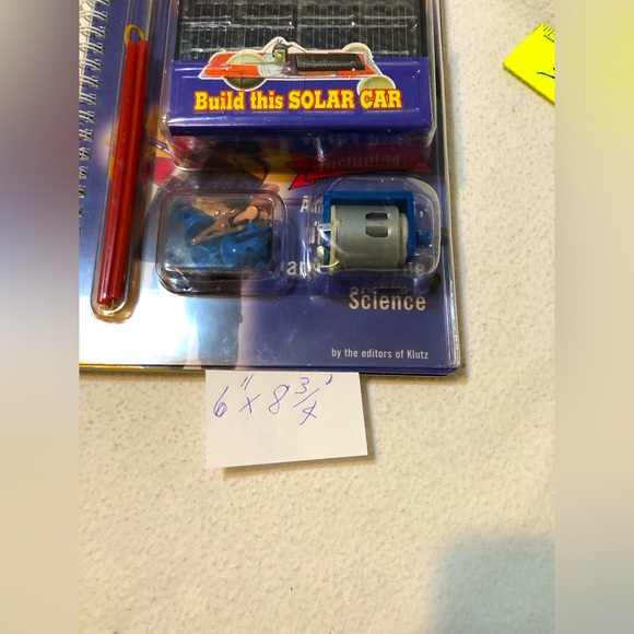 The Solar Car Building Kit in a Book by Klutz. - Picture 6 of 6